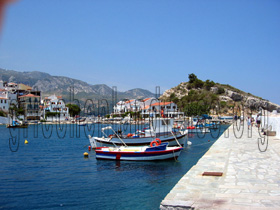 Hafenmole in Kokkari, Insel Samos Griechenland