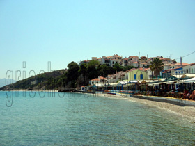 Tavernen an der Strandpromenade in Kokkari, Insel Samos